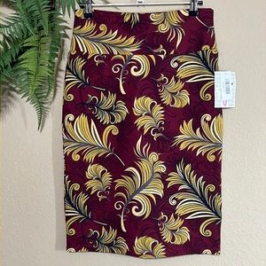 NWT Lularoe Feather Print Cassie Pencil Skirt- size small